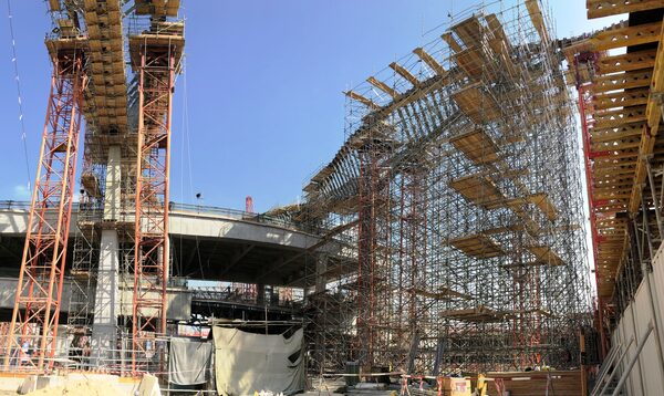 large scaffolding contractor